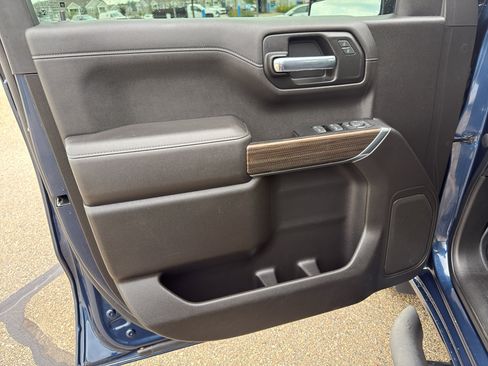 Used 2021 Chevrolet Silverado 1500 LT w/ LPO, Dark Essentials Package AWD/4WD image 12