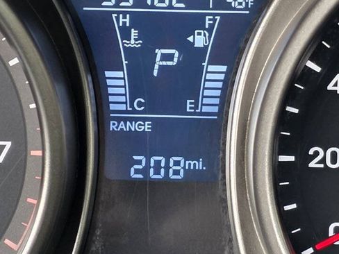 Used 2017 Hyundai Veloster FWD image 16