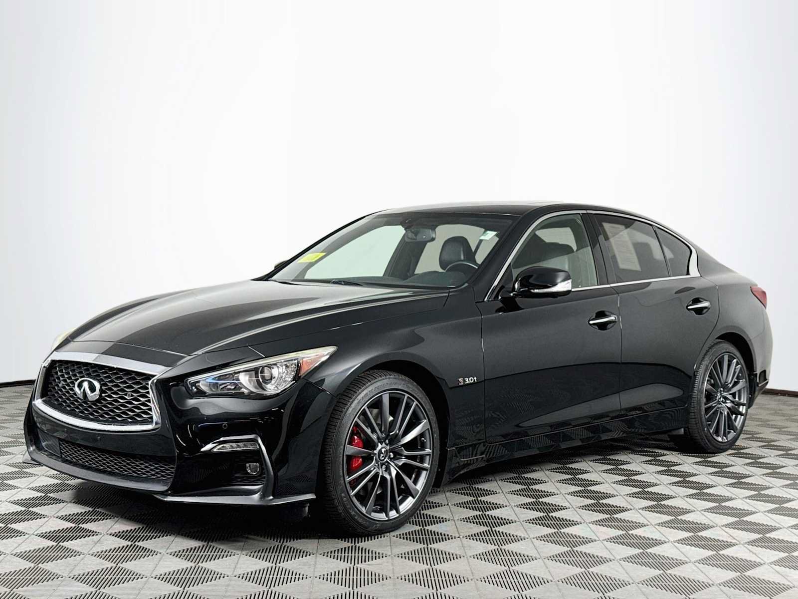 Used 2018 INFINITI Q50 Red Sport 400 w/ Sensory Package (Sport) AWD/4WD image 33
