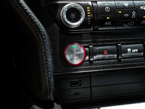 Used 2020 Ford Mustang Coupe RWD image 19