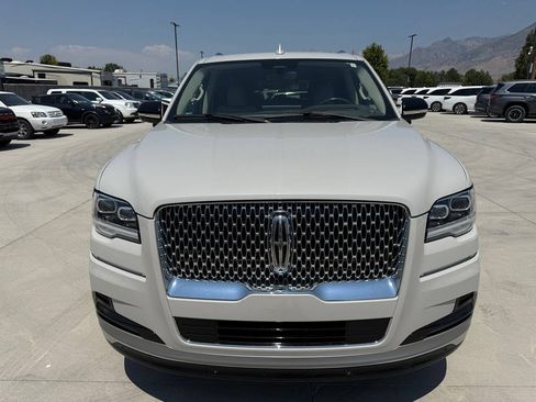 Used 2022 Lincoln Navigator Reserve AWD/4WD image 8