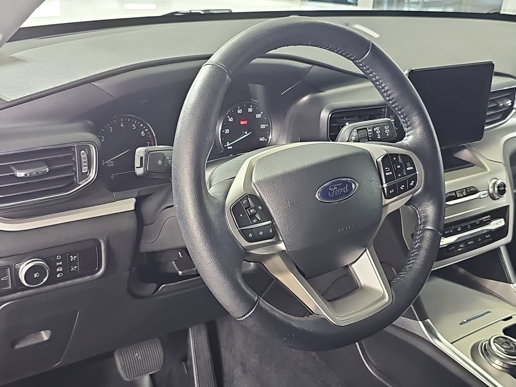 Used 2023 Ford Explorer XLT w/ Equipment Group 202A AWD/4WD image 22