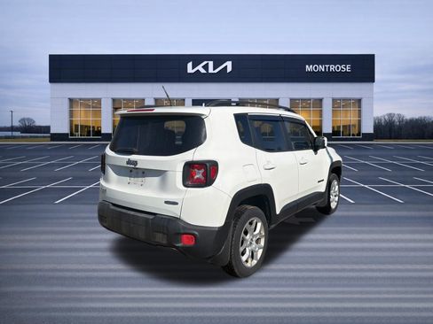 Used 2017 Jeep Renegade Latitude image 5