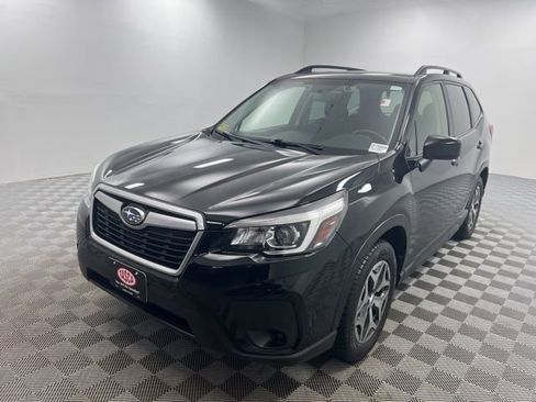 Used 2020 Subaru Forester Premium image 2