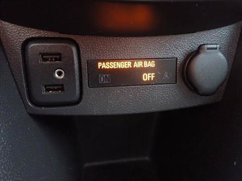 Used 2018 Chevrolet Trax LT w/ LT Convenience Package FWD image 19