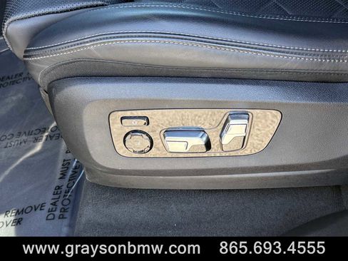 Used 2024 BMW X5 xDrive50e image 11