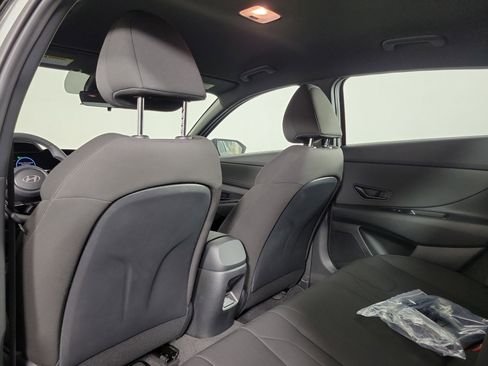 New 2025 Hyundai Elantra SEL image 33