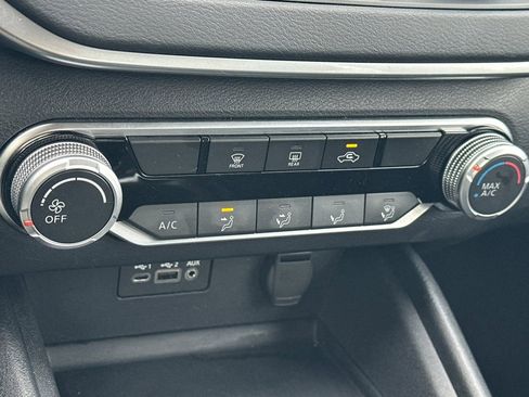 Used 2022 Nissan Altima 2.5 SV image 16