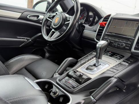 Used 2015 Porsche Cayenne Turbo image 67
