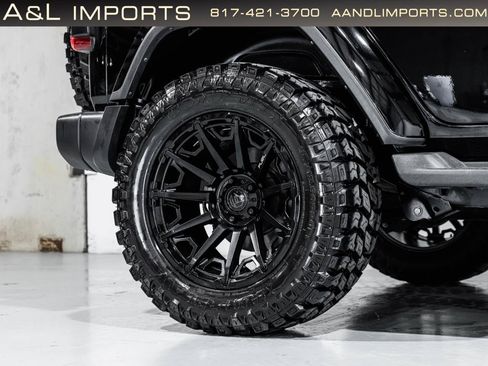 Used 2023 Jeep Wrangler Unlimited Sahara w/ LED Lighting Group AWD/4WD image 36