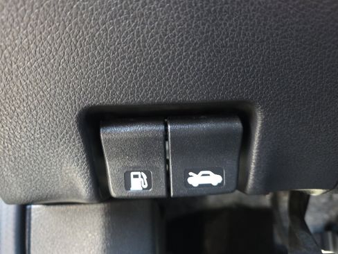 Used 2022 Nissan Rogue Sport SV image 30