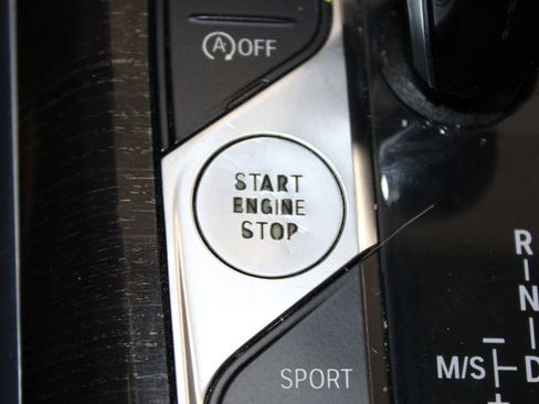 Used 2019 BMW 330i xDrive 330i xDrive image 40