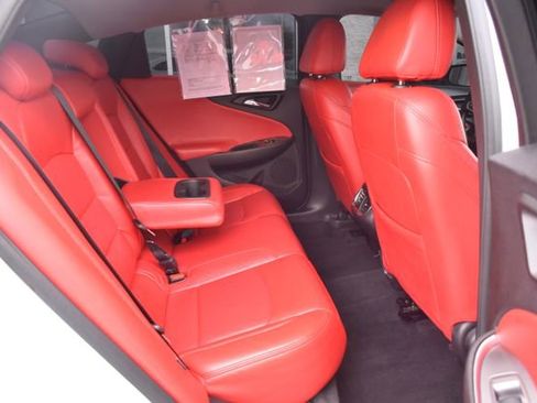 Used 2018 Chevrolet Malibu LT image 38