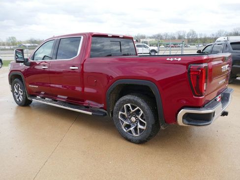 New 2026 GMC Sierra 1500 SLT image 9