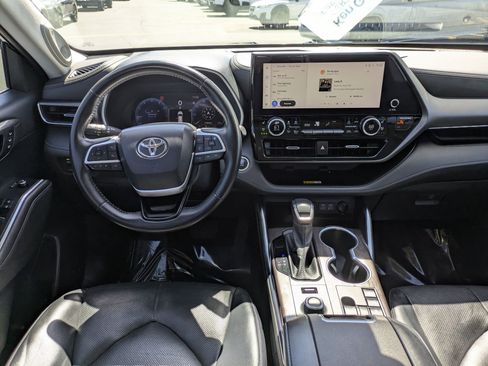 Used 2023 Toyota Highlander Limited AWD/4WD image 28