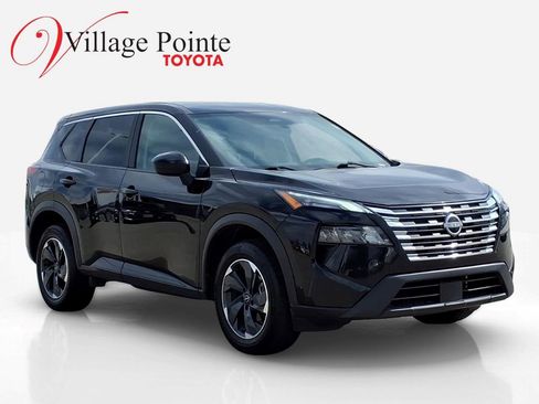 Used 2024 Nissan Rogue SV AWD/4WD image 10