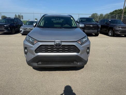 Used 2019 Toyota RAV4 XLE w/ All Weather Liner Package AWD/4WD image 4
