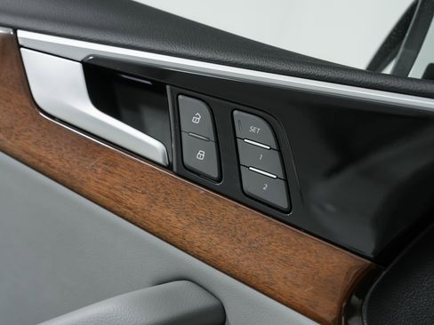 Used 2022 Audi A4 2.0T Premium w/ Convenience Package image 35