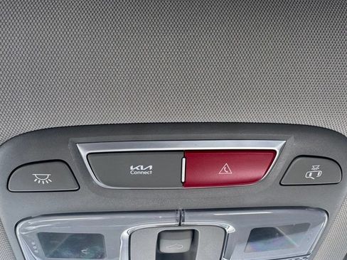 Used 2024 Kia Telluride EX w/ EX Captain's Chair Package FWD image 17