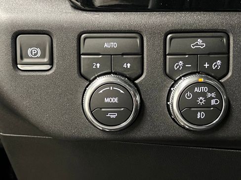 New 2026 GMC Sierra 1500 Elevation image 17