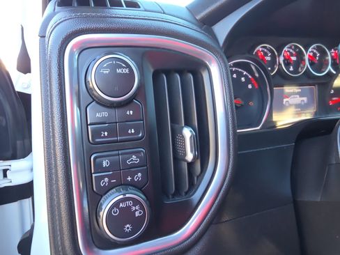 Used 2021 Chevrolet Silverado 1500 LT Trail Boss w/ Convenience Package II image 24