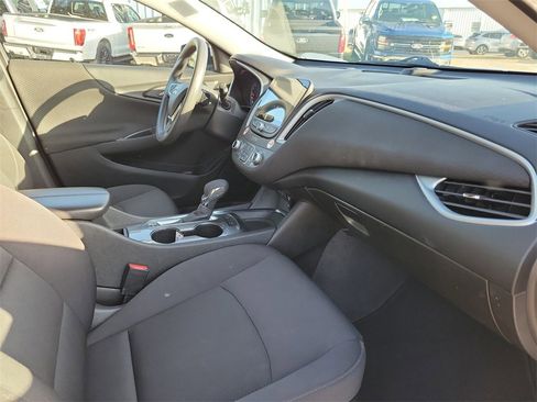 Used 2024 Chevrolet Malibu LT image 33