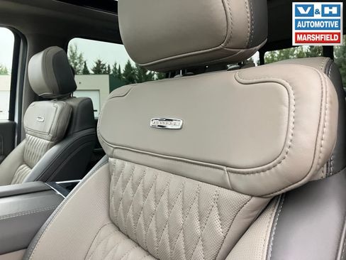 Used 2025 Ford F250 Platinum w/ Platinum Plus Package AWD/4WD image 22
