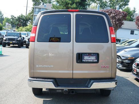 Used 2003 GMC Savana 2500 Passenger w/ Sle Preferred Equipment Group RWD image 4