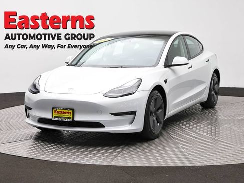 Used 2023 Tesla Model 3 Standard Range RWD image 1
