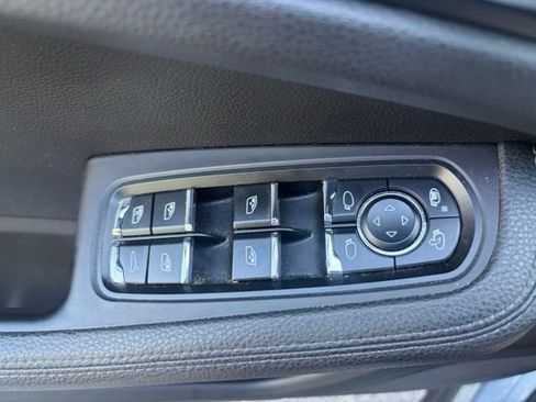 Used 2021 Porsche Macan AWD/4WD image 34
