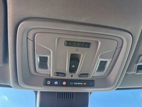 Used 2022 Chevrolet Silverado 1500 LTZ w/ LTZ Convenience Package II image 33