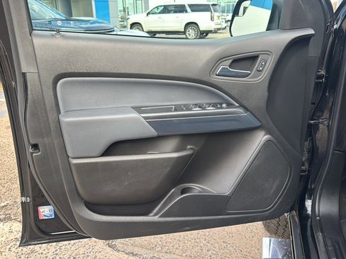 Used 2022 Chevrolet Colorado Z71 image 12