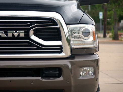 Used 2017 RAM 2500 Longhorn w/ Convenience Group AWD/4WD image 6