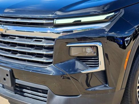 Used 2025 Chevrolet Traverse LT AWD/4WD image 12