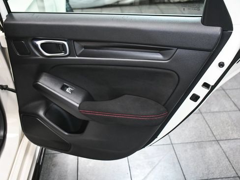 Used 2025 Honda Civic Type R image 12