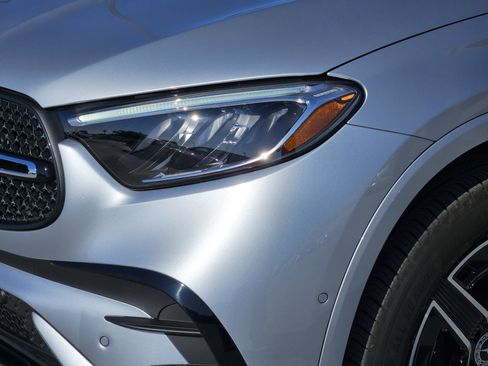 Certified 2025 Mercedes-Benz GLC 300 4MATIC image 9