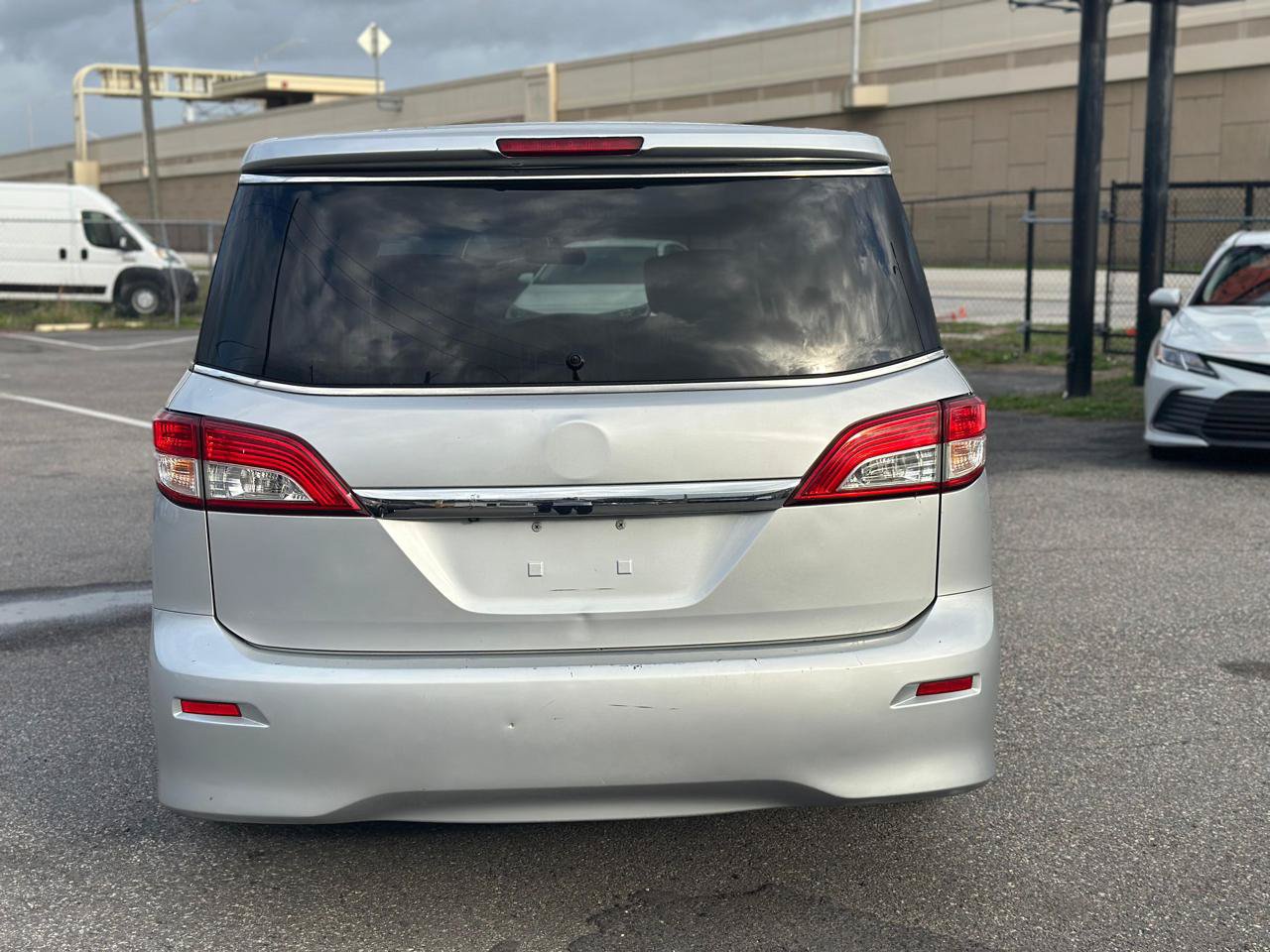 Used 2011 Nissan Quest SV FWD image 4