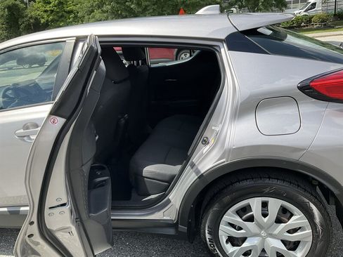 Used 2019 Toyota C-HR LE FWD image 10