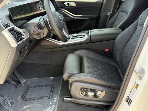 New 2026 BMW X7 xDrive40i w/ Premium Package image 17