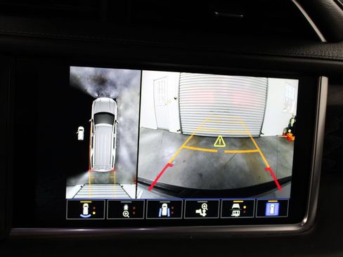 Used 2024 GMC Yukon XL Denali image 57