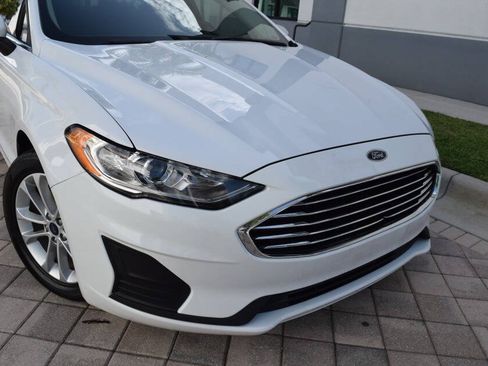 Used 2020 Ford Fusion SE FWD image 8