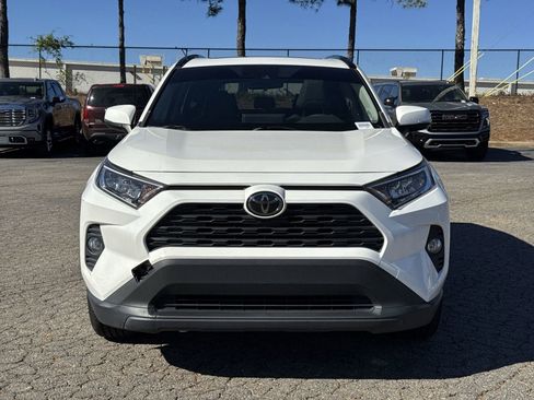 Used 2020 Toyota RAV4 XLE Premium image 3