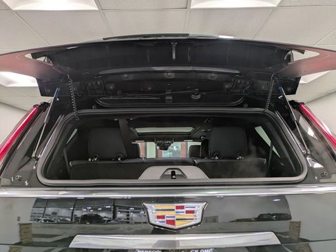 Used 2025 Cadillac Escalade Premium Luxury AWD/4WD image 24