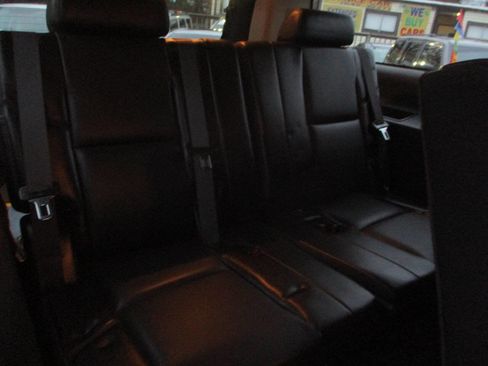 Used 2011 Chevrolet Suburban LTZ image 9