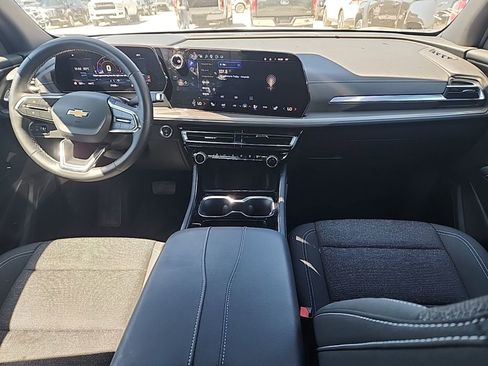 Used 2025 Chevrolet Traverse LT AWD/4WD image 7