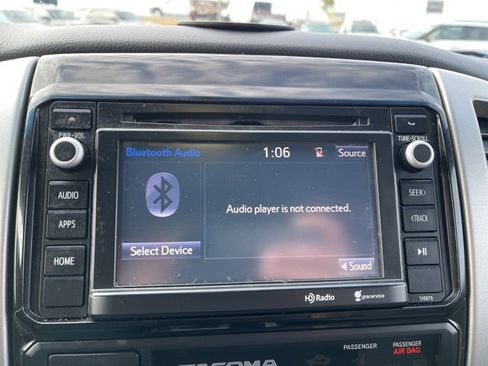 Used 2015 Toyota Tacoma 4x4 Double Cab w/ SR5 Package image 17