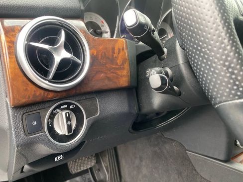 Used 2015 Mercedes-Benz GLK 350 4MATIC image 9