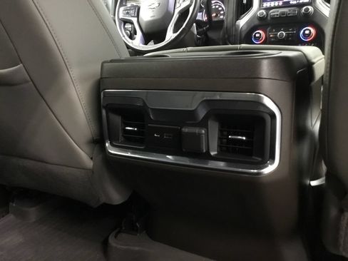 Used 2022 Chevrolet Silverado 1500 LTZ AWD/4WD image 19