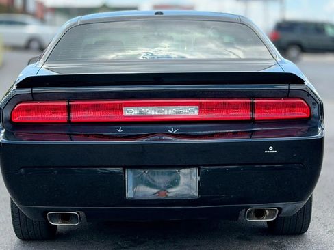 Used 2009 Dodge Challenger R/T image 16