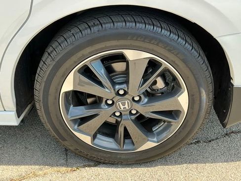 Used 2023 Honda Odyssey Elite image 5